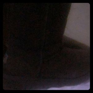 I’m m selling all Ugg’s products